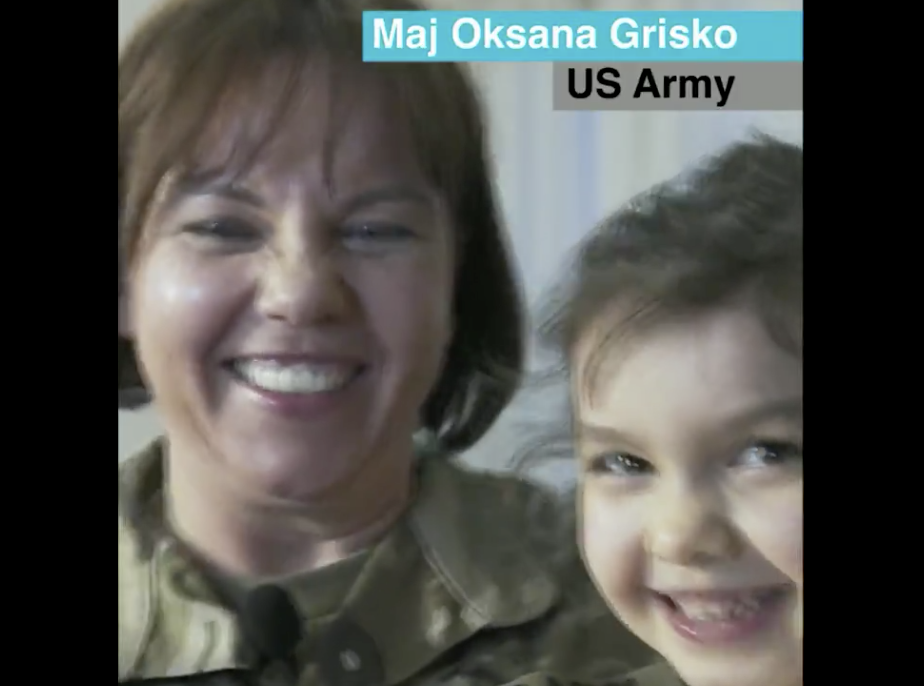Ημέρα της Μητέρας: Το βίντεο το ΝΑΤΟ για τα χρόνια πολλά και τα προβλήματα