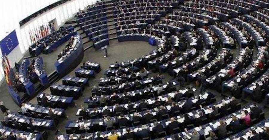 Το ξέπλυμα του ναζισμού από το Ευρωπαϊκό Κοινοβούλιο προκαλεί αντιδράσεις