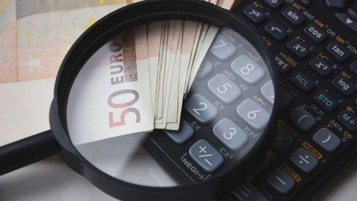 Καταγγελία για σπατάλη 48 εκατ. ευρώ για την προμήθεια αδειών λογισμικών που διατίθενται δωρεάν