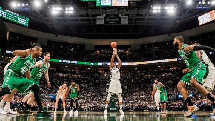 NBA ΠΛΕΙ ΟΦ: Οι Μπακς του Γιάννη Αντετοκούνμπο ισοφάρισαν τη σειρά με τους Σέλτικς