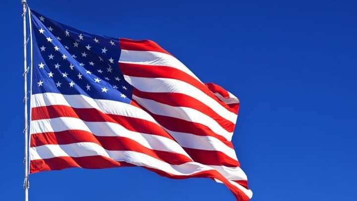 Η αμερικανική σημαία που υψώθηκε στην ακτή Ομάχα το 1944 σε δημοπρασία