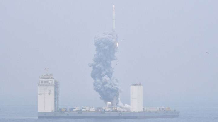 Η Κίνα εκτόξευσε πύραυλο στο διάστημα από πλοίο