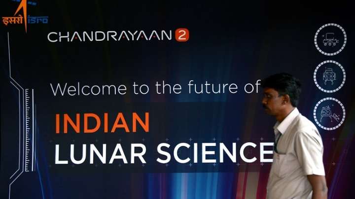 Η Ινδία ετοιμάζεται να εκτοξεύσει για τη Σελήνη τον Ιούλιο το σκάφος Chandrayaan-2