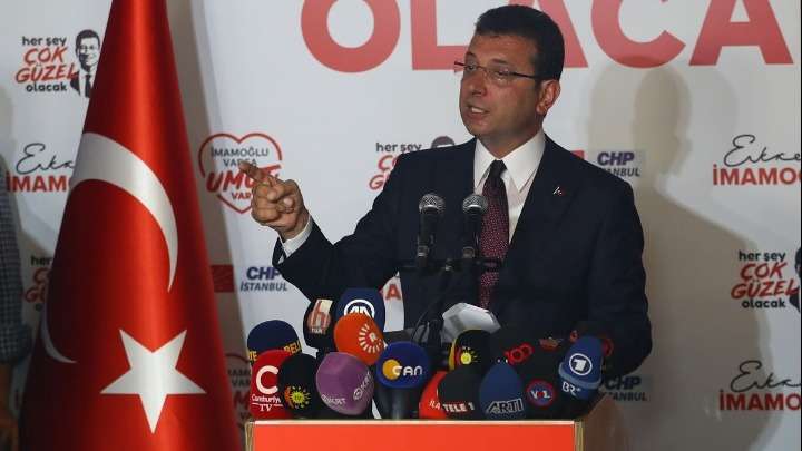 Τουρκία: Απειλές κατά Ιμάμογλου για την υποστήριξή του στους Κούρδους δημάμορχους που καθαιρέθηκαν