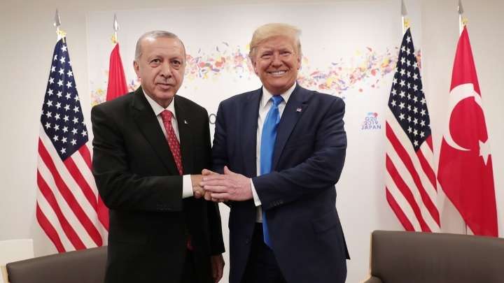 Πολύ χαλαρός ο Τραμπ στη συνάντηση με Ερντογάν! 