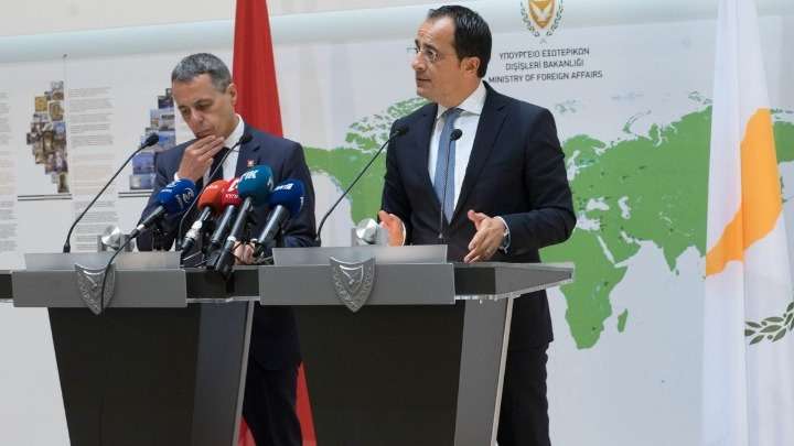 Τηλεφωνικές επαφές του Κύπριου ΥΠΕΞ για τη Λιβύη