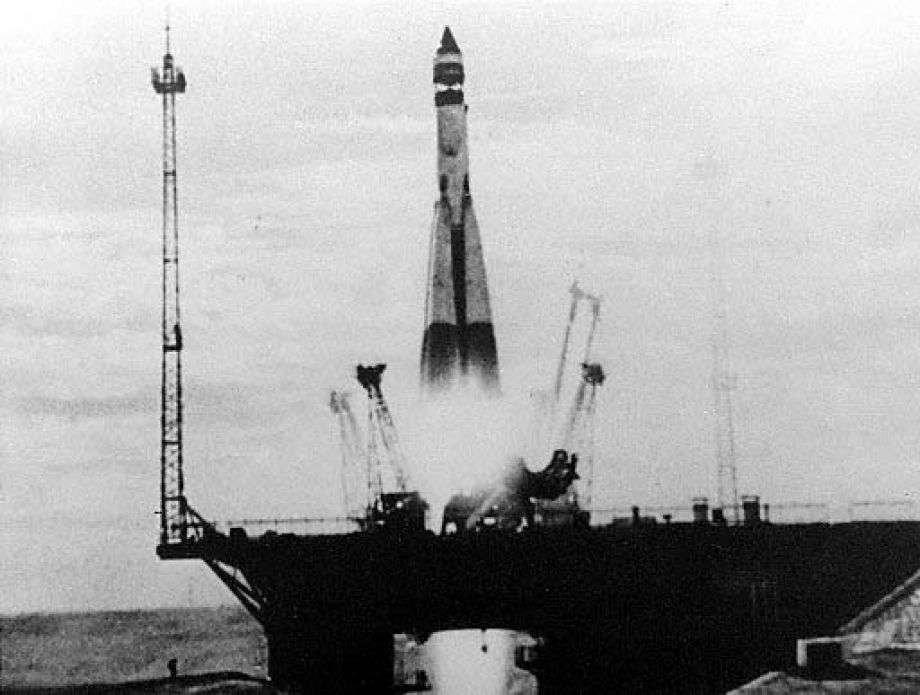 26 Αυγούστου Σαν Σήμερα: 1957 η Σοβιετική  Ένωση δοκιμάζει διηπειρωτικό βαλλιστικό πύραυλο