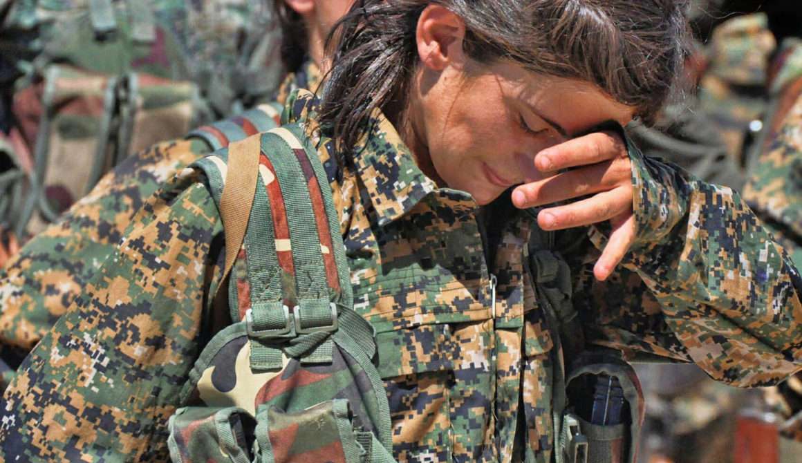 Σκυλεύοντας τους νεκρούς των Κούρδων όλοι οι 