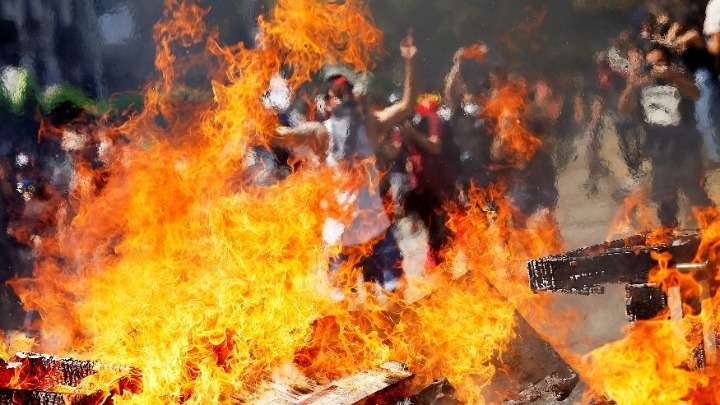 ΧΙΛΗ: 11 οι νεκροί με τις ταραχές να συνεχίζονται