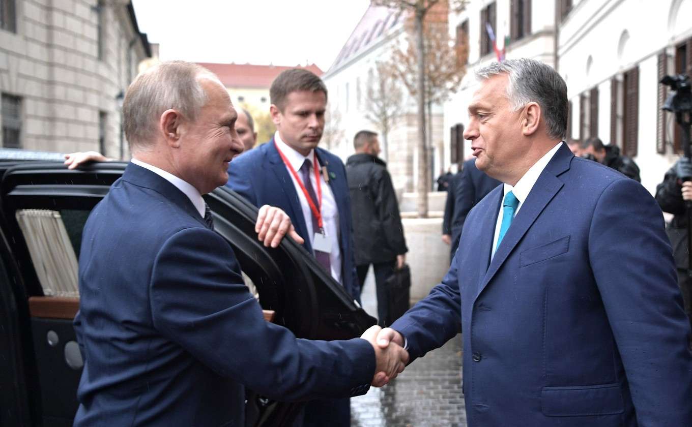 Πούτιν συγχαίρει Ορμπάν για την επανεκλογή του - Τι ανακοίνωσε το Κρεμλίνο