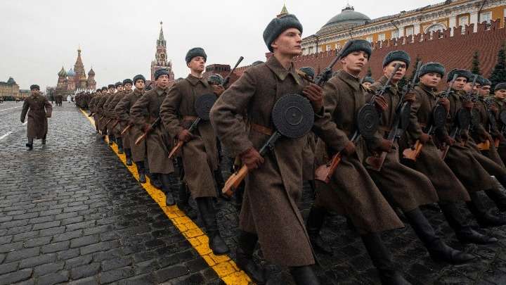 Ρωσία: Μια παρέλαση για να τιμηθεί η Παρέλαση του Κόκκινου Στρατού το 1941