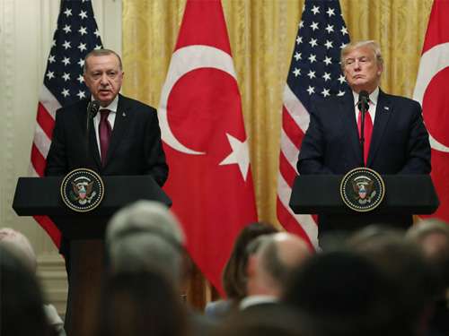 Ο Τραμπ ξανασκέφτεται την επιβολή κυρώσεων στην Τουρκία για τους S-400
