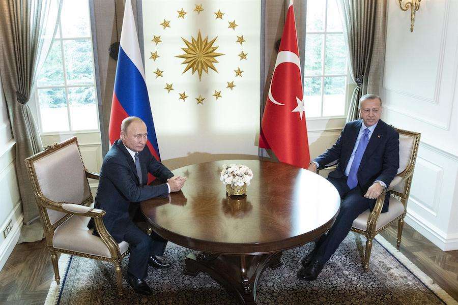 Ο Ερντογάν θα υποδεχτεί τον Πούτιν και δηλώνει ότι δεν κάνει πίσω στους S-400