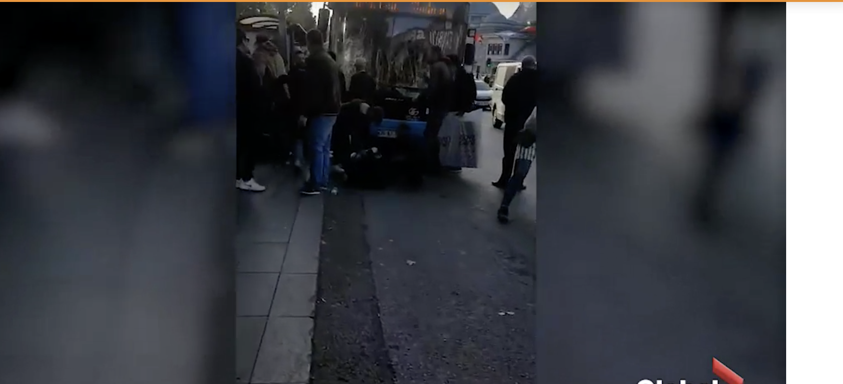 Συνελήφθη ο οδηγός που έπεσε με  το λεωφορείο του σε στάση της Κωνσταντινούπολης