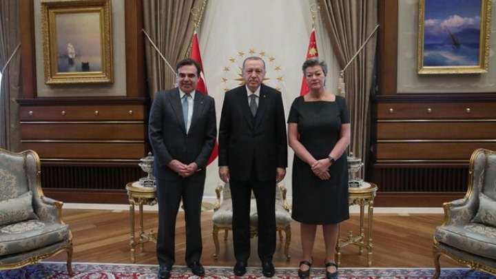 O αντιπρόεδρος της Κομισιόν Μαργαρίτης Σχοινάς είδε τον Ερντογάν για το μεταναστευτικό
