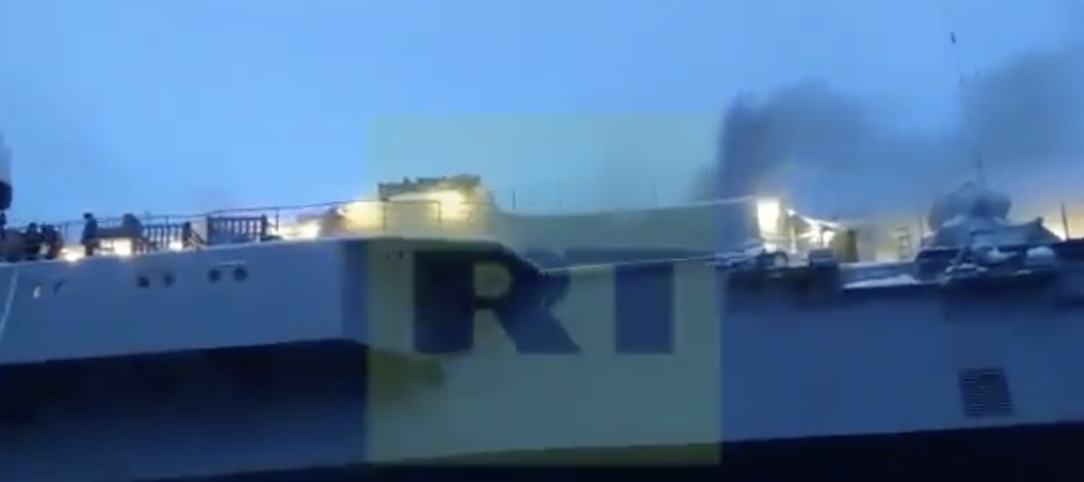 Καίγεται το ρωσικό  αεροπλανοφόρο Admiral Kuznetsov! 6 τραυματίες εκτός ελέγχου η φωτιά-ΒΙΝΤΕΟ