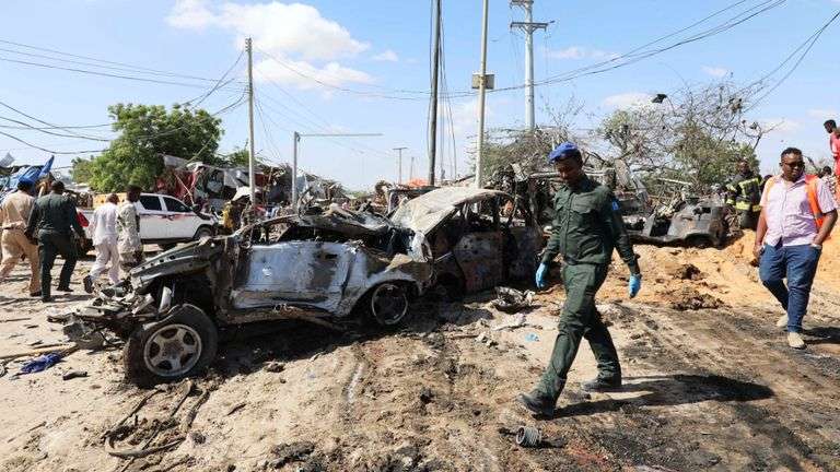 Σομαλία: Πολλά θύματα από εκρήξεις παγιδευμένων αυτοκινήτων έξω από το υπουργείο Παιδείας στη Μογκαντίσου