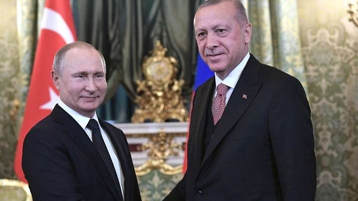 Ο Πούτιν στην Κωνσταντινούπολη συναντά Ερντογάν και μαζί εγκαινιάζουν τον Turkish Stream