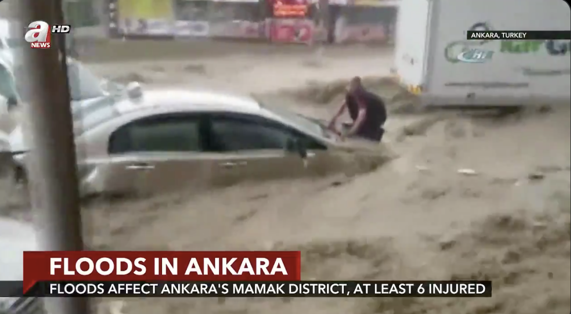 Τουρκία: Δύο άνθρωποι έχασαν τη ζωή τους  από τις καταρρακτώδεις βροχές