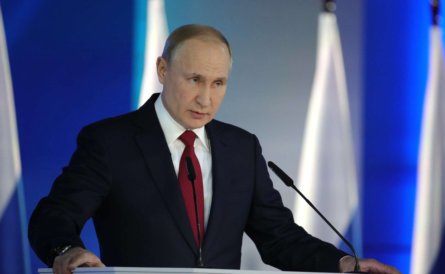 Πώς ο Πούτιν «γλεντάει» τη Δύση πετώντας εκτός ενεργειακούς κολοσσούς