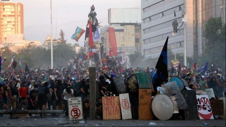 ΧΙΛΗ: 3 μήνες διαδηλώσεων και η χώρα παραμένει σε αβεβαιότητα