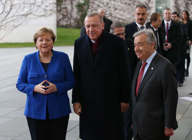 Χρήση φωσφόρου από τους Τούρκους! Οι Κούρδοι παρουσίασαν τις αποδείξεις αλλά Ευρώπη και ΗΠΑ σιωπούν