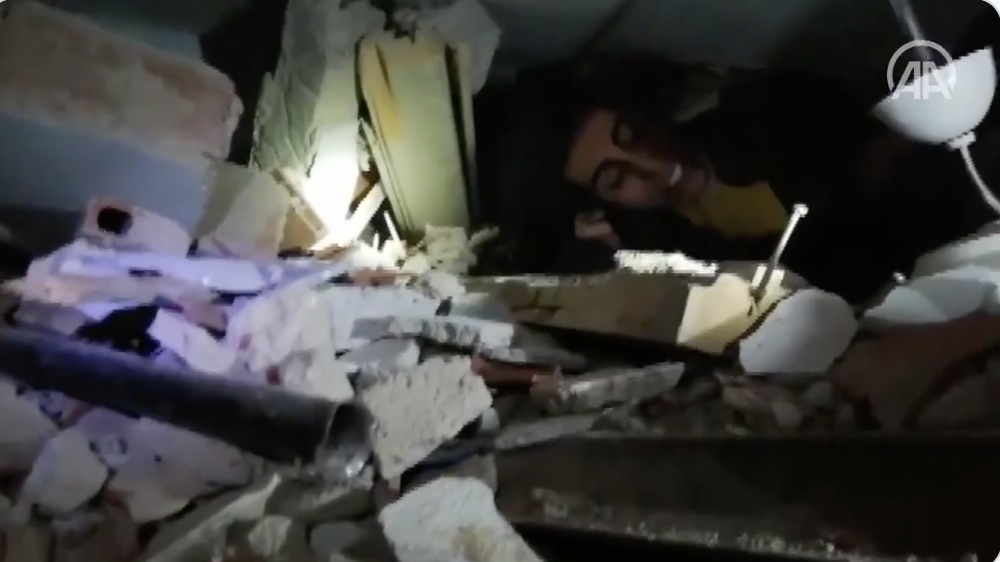 Τουρκία σεισμός: Η διάσωση μιας γυναίκας από τα χαλάσματα-Βίντεο