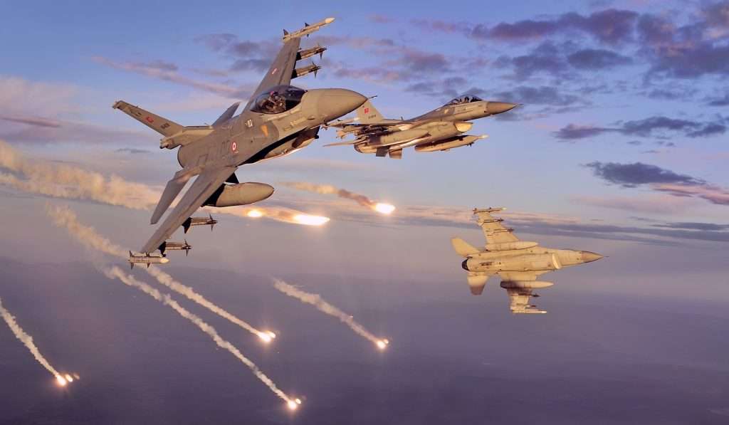 Νέες υπερπτήσεις τουρκικών F-16 πάνω από 3 ελληνικά νησιά