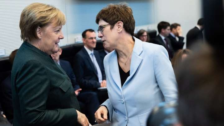 Γερμανία: Διχασμένη η κοινή γνώμη για την παραμονή της Μέρκελ στην καγκελαρία