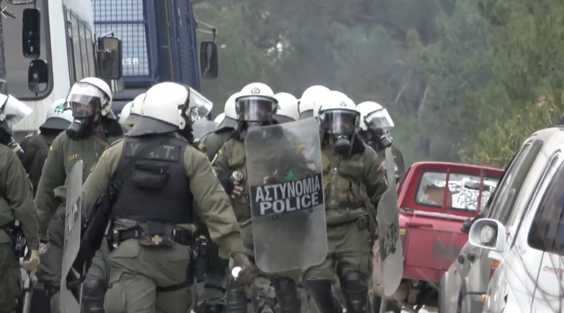 Μυτιλήνη: Συλλήψεις για τις επιθέσεις εναντίον των ΜΑΤ σε Χίο και Λέσβο- Με τα ΜΑΤ τι γίνεται;
