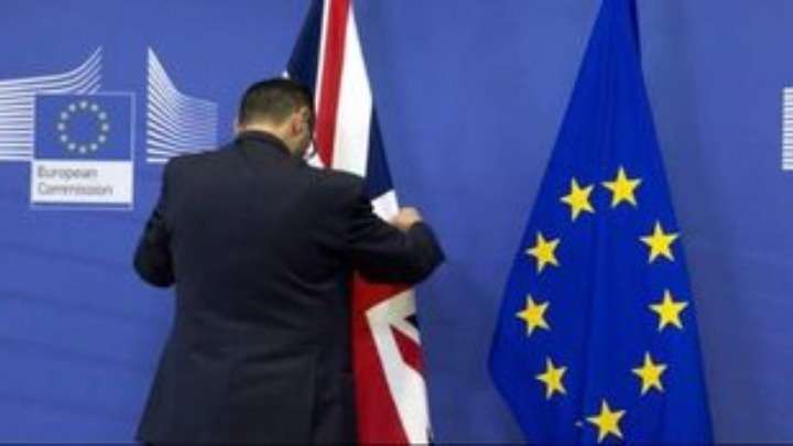 Brexit: Η Βρετανία ετοιμάζεται για μπρα ντε φερ με την ΕΕ