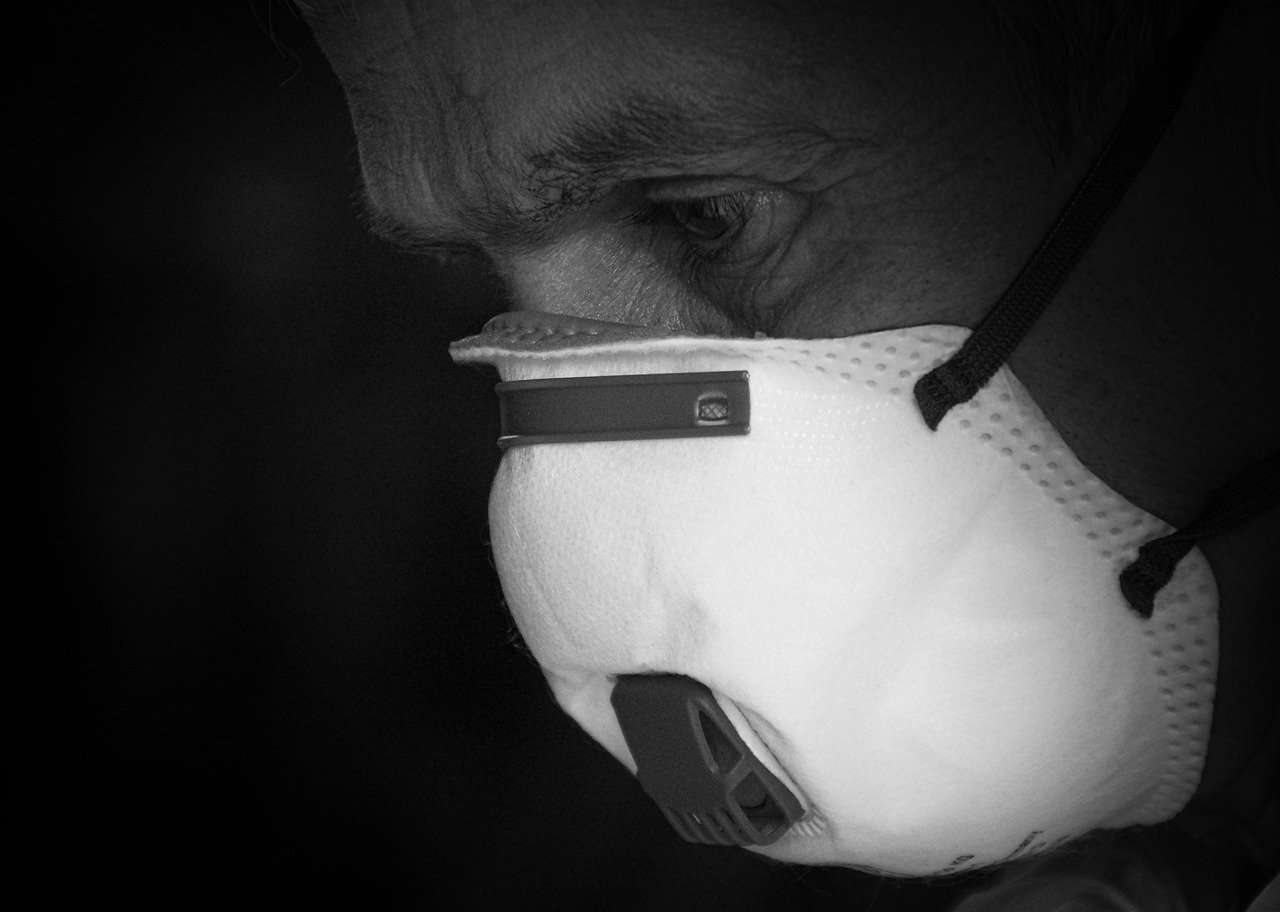 Κορονοϊός Νοσοκομεία: Λάθος μάσκες στους ιατρούς και αγορά 4 ρούτερ προς 4.126 ευρώ!!!