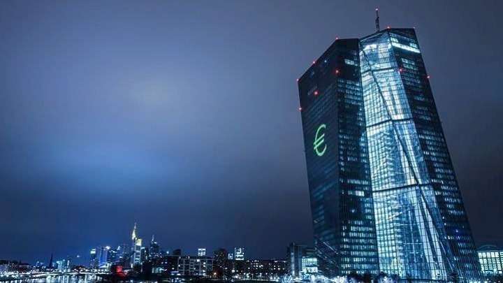Η ΕΚΤ μετέθεσε κατά ένα 6μηνο την επανεξέταση της στρατηγικής για τη νομισματική πολιτική της