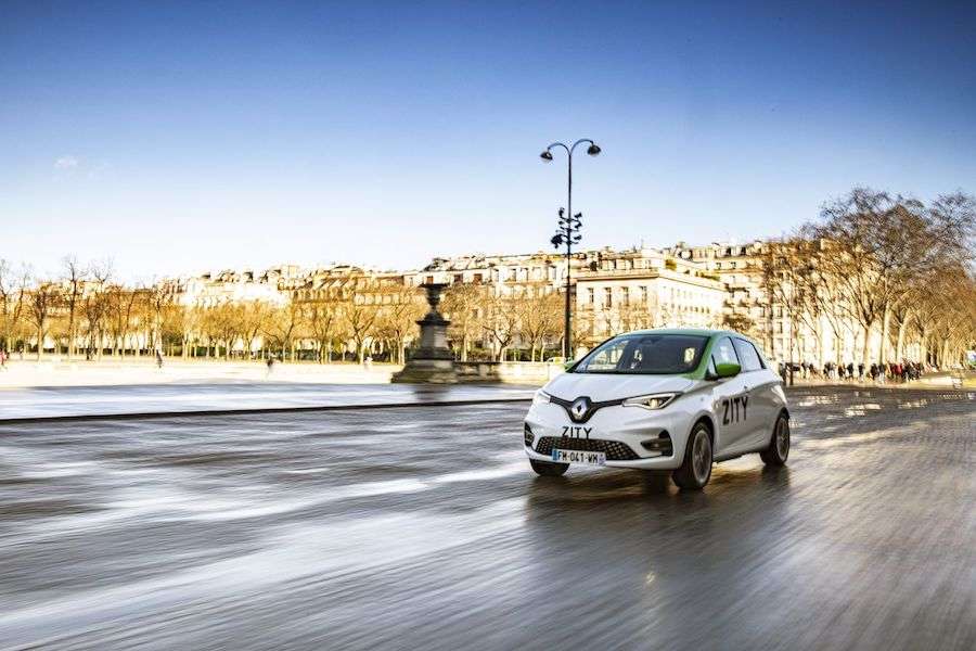 Γαλλία: Η Renault διέθεσε 1.300 αυτοκίνητα στο υγειονομικό προσωπικό