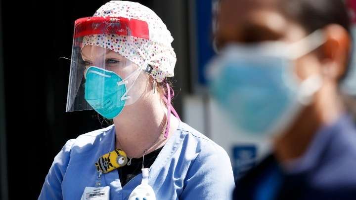 Κορονοϊός: Εννέα μήνες υγειονομικής κρίσης και πάνω από ένα εκατομμύριο νεκροί
