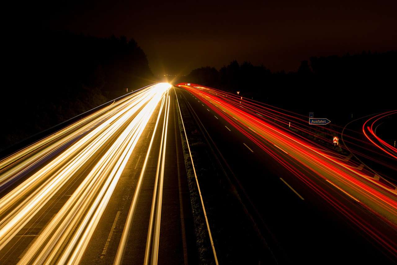 Καναδάς: 19χρονος ανέπτυξε ταχύτητα 308 χ.α.ώ. σε τμήμα αυτοκινητοδρόμου όπου το όριο ήταν τα 100