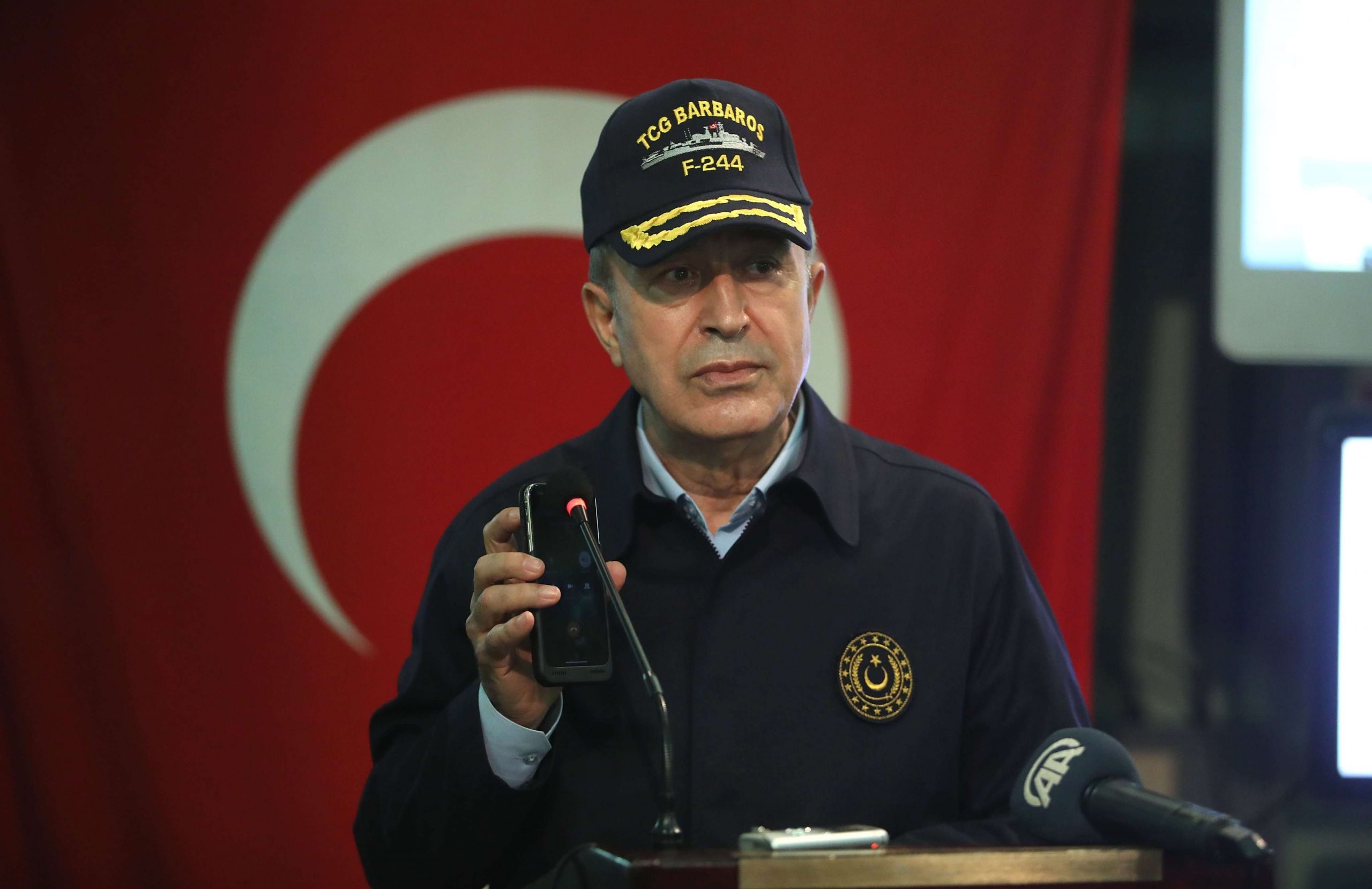 Ο Τούρκος υπουργός Άμυνας στη Λιβύη