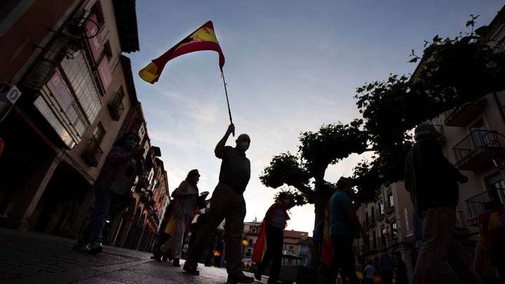 Ισπανία: Οι εργαζόμενοι στην υγεία διαδήλωσαν ζητώντας διασφάλιση θέσεων εργασίας
