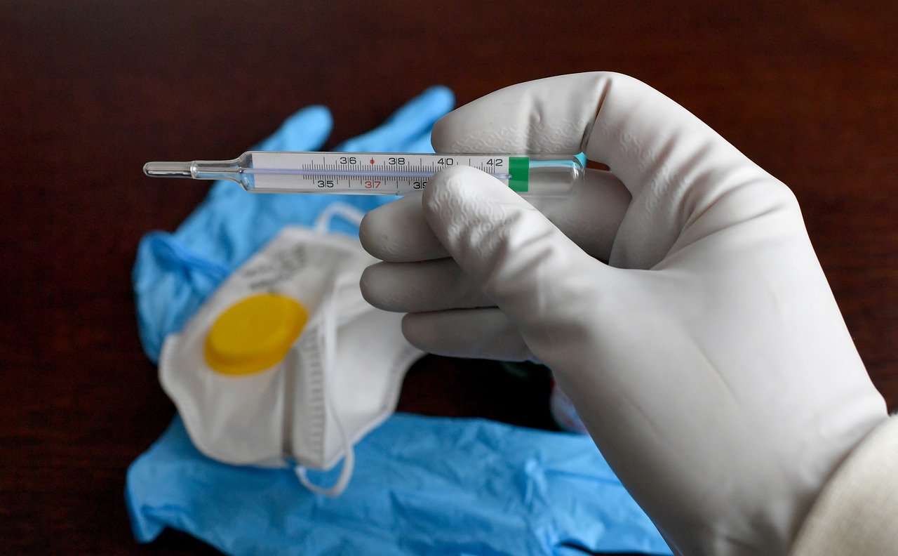 Σταμάτησαν οι δοκιμές για το εμβόλιο κατά του κορονοϊού