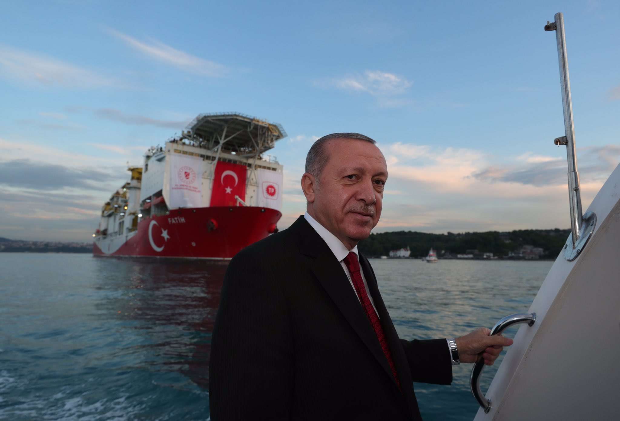 Απολαμβάνοντας την ευρωπαϊκή ασυλία ο Ερντογάν θα ανακοινώσει ότι βρήκε ...φυσικό αέριο στη Μεσόγειο