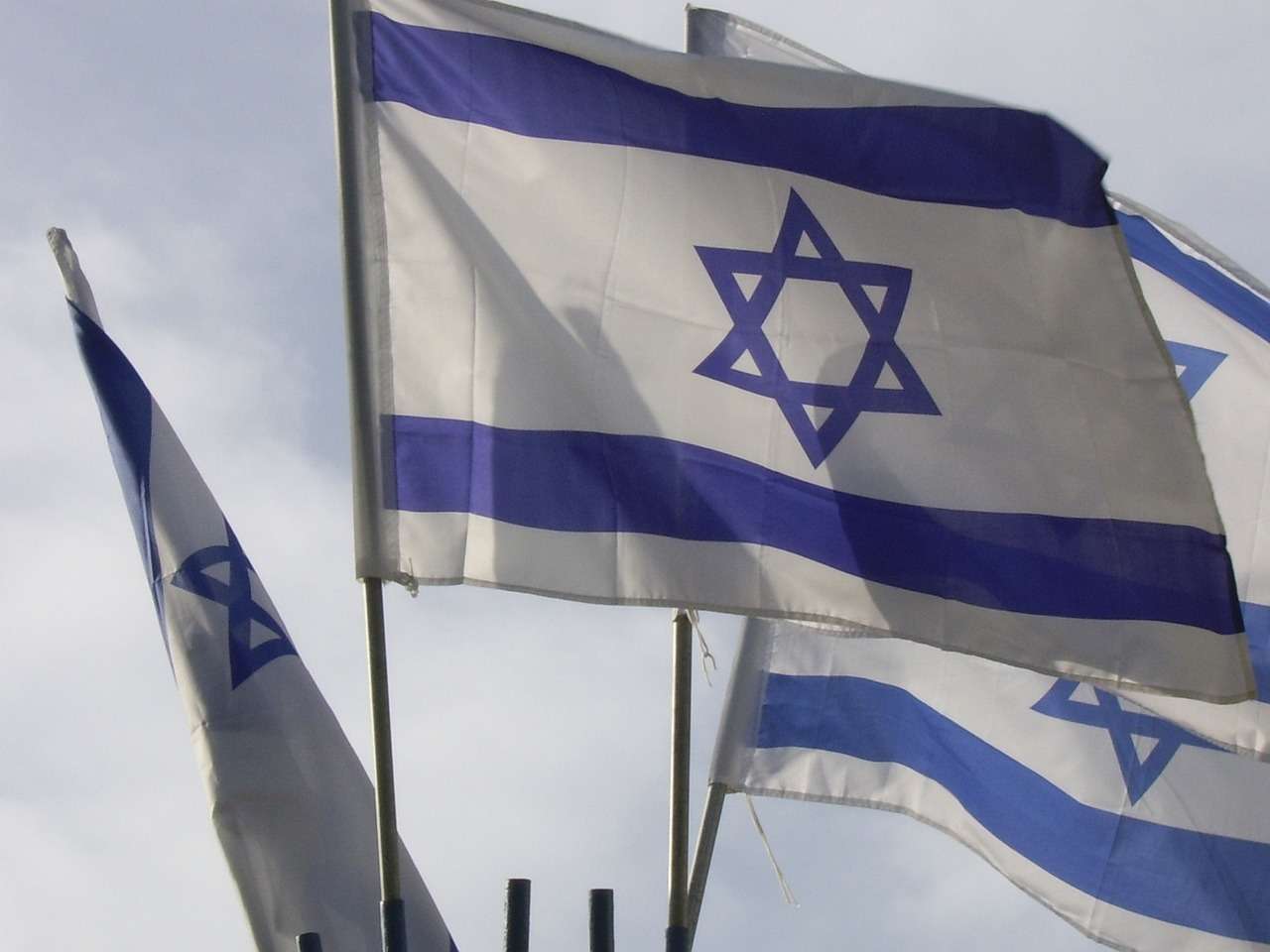 Πέντε ακόμη χώρες εξετάζουν σοβαρά το ενδεχόμενο εξομάλυνσης των σχέσεών τους με το Ισραήλ