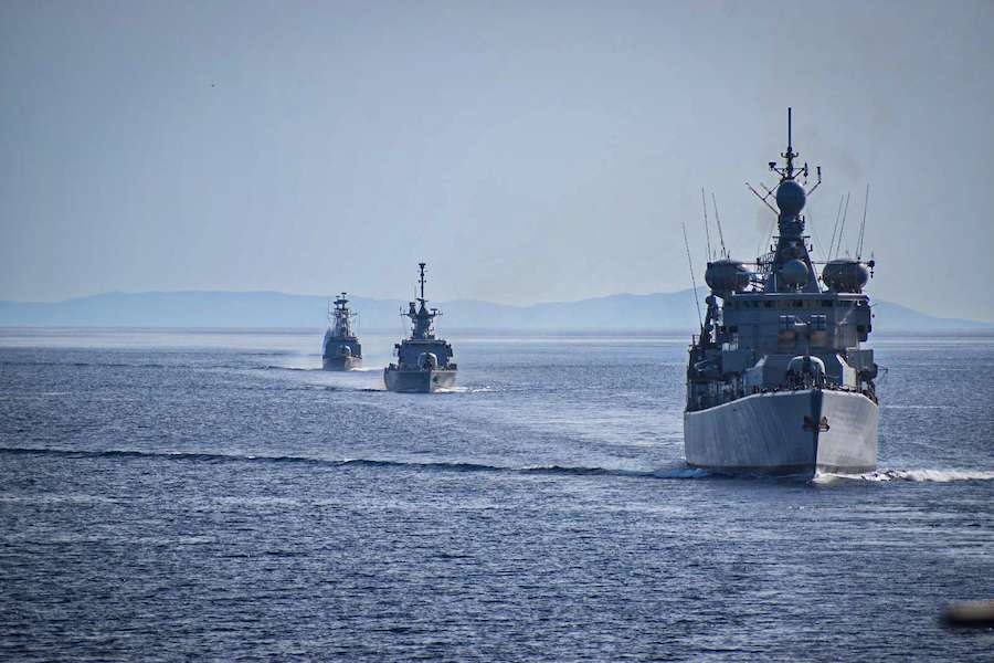 Απόπλους τουρκικών πλοίων από το Ακσάζ σήμανε συναγερμό στο Στόλο