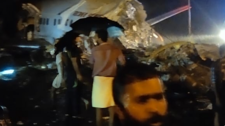 Ινδία: Αεροσκάφος με 191 επιβάτες βγήκε από το διάδρομο κατά τη διάρκεια της προσγείωσης