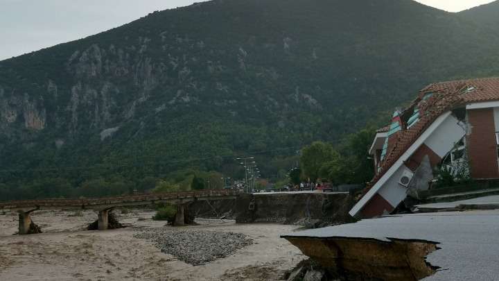Σορός γυναίκας ανασύρθηκε από τις όχθες του ποταμού Πάμισου στην Καρδίτσα