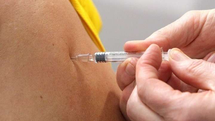 Τρίτη δόση εμβολίου στους 3 μήνες!