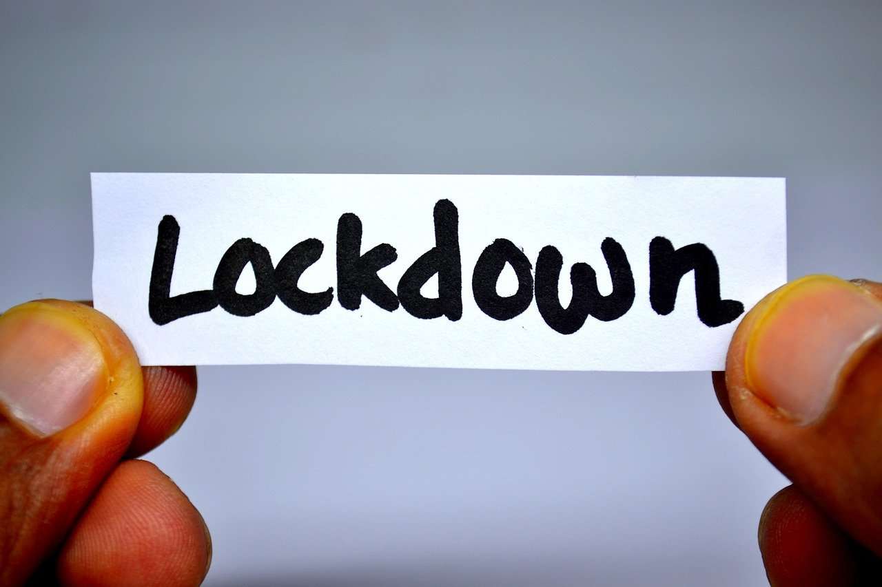 Κορονοϊός lockdown: Τι αλλάζει από αύριο με τους νέους περιορισμούς