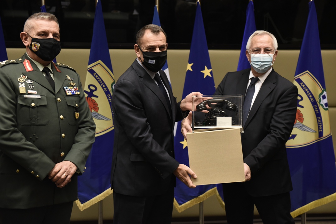Δωρεά 500 χιλιάδων ευρώ από την Cosmote στις Ένοπλες Δυνάμεις
