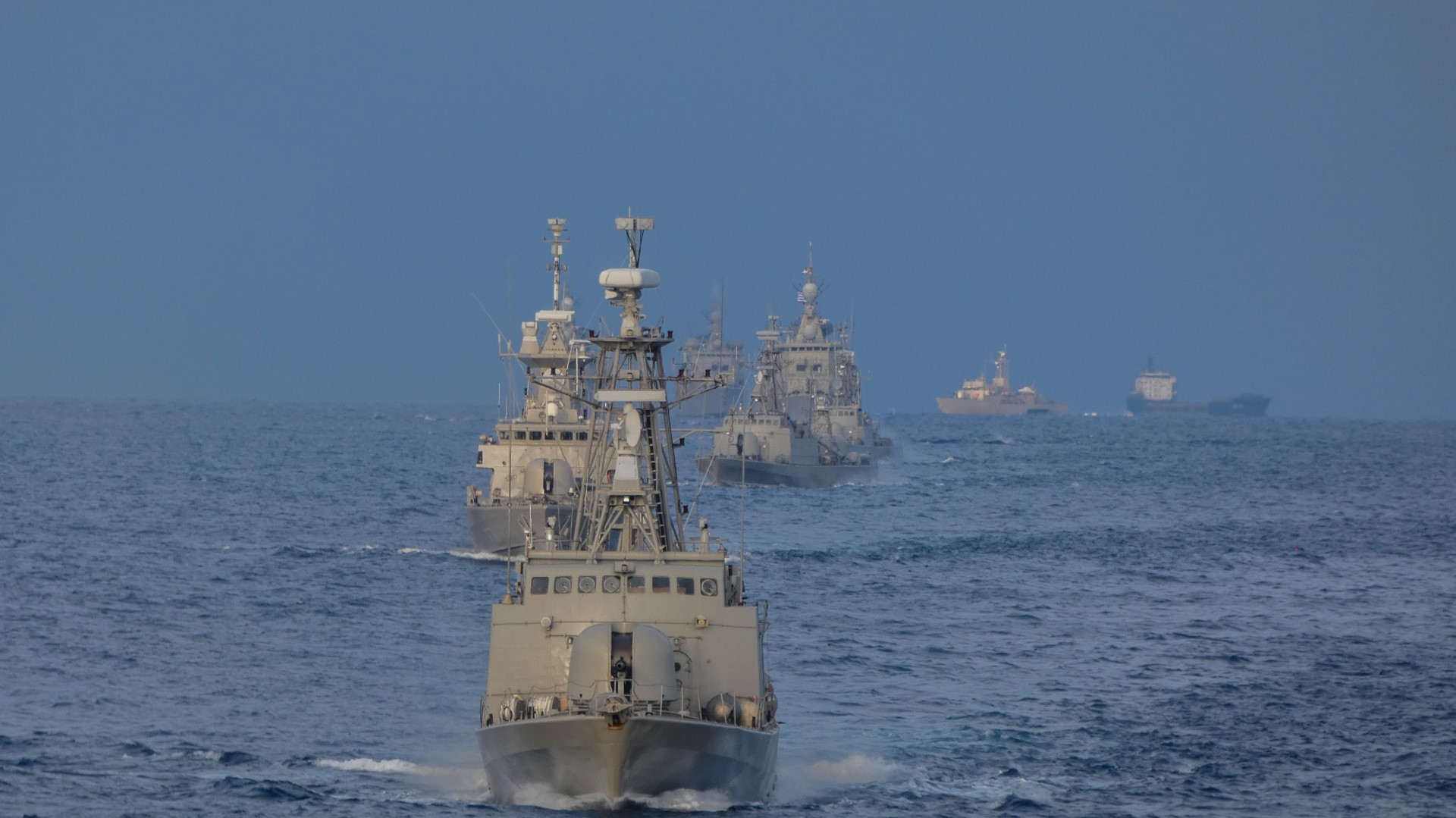 Όλα ανοιχτά για τα εξοπλιστικά του Πολεμικού Ναυτικού λέει ο ΥΕΘΑ
