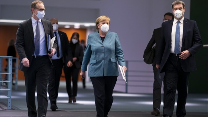 «Πρόκληση η επίσκεψη Μέρκελ να της θυμίσουμε τι χρωστά η Γερμανία» λέει ο Νότης Μαριάς