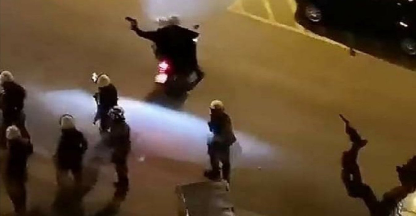 Τι αστυνομία χρειαζόμαστε; Όχι πάντως αυτή που εμφανίστηκε στα στενά της Νέας Σμύρνης-Βίντεο